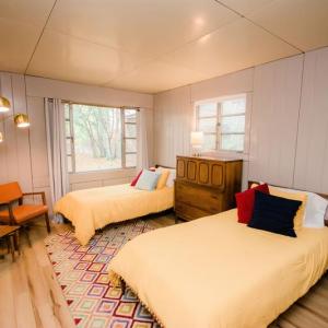 What are the benefits of vinyl flooring?